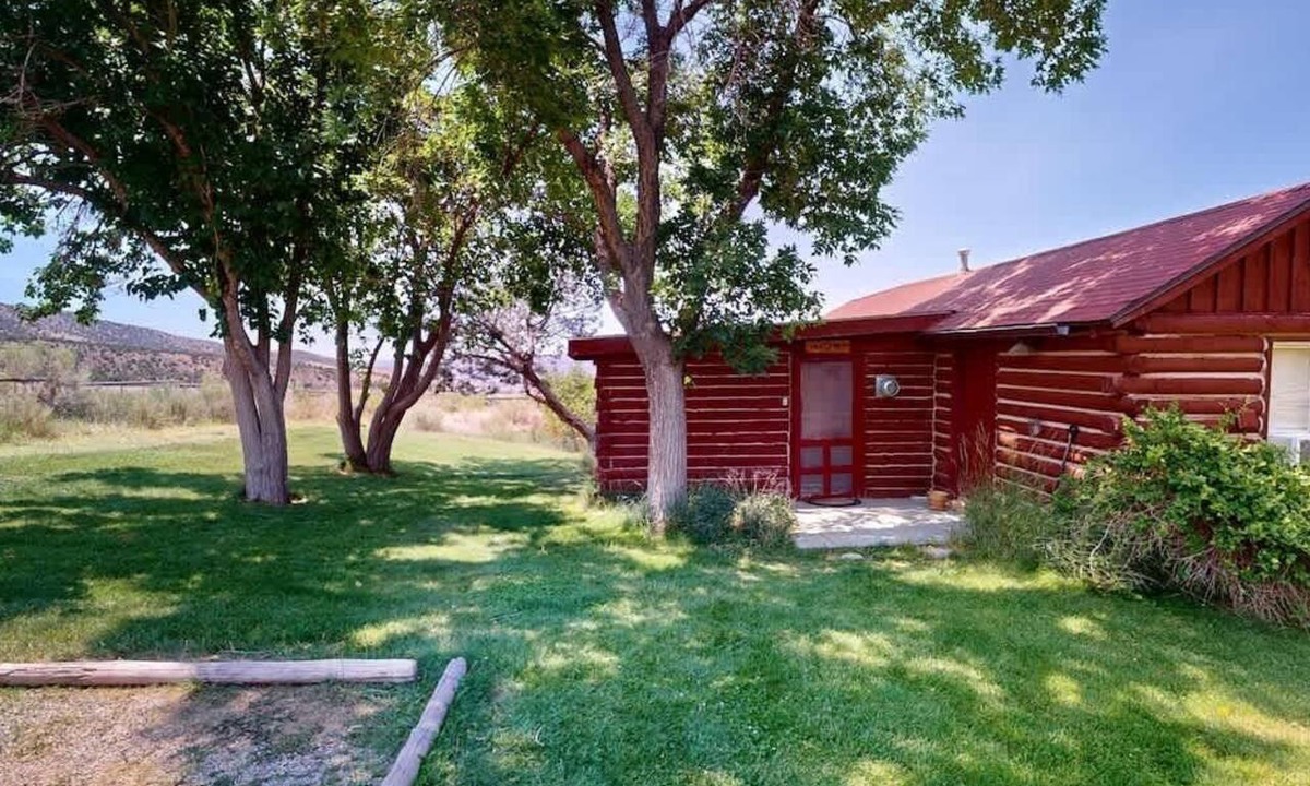Spanish Valley Cabin | Pack Creek - Trails End, Affordable Cabin