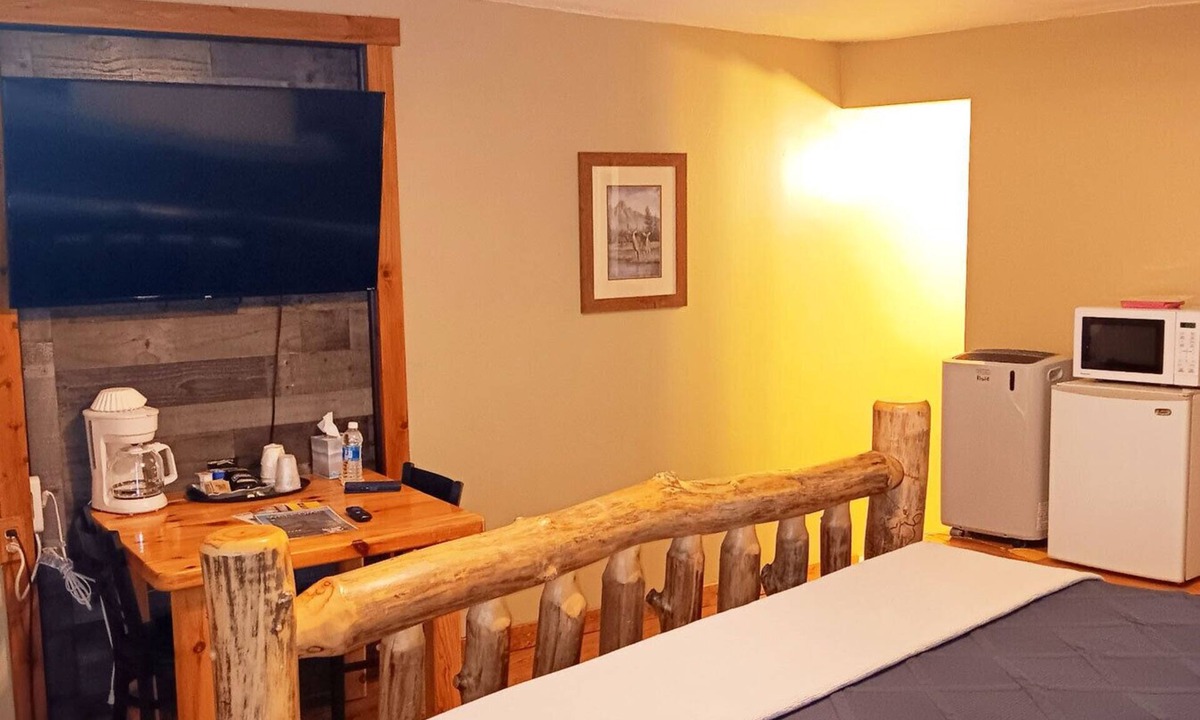 Marysvale Hotel | Paiute Trails Inn