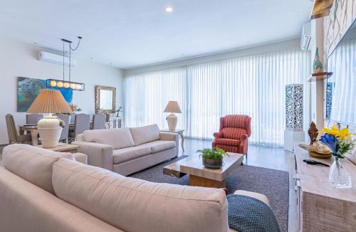 La Ventana Villa | Palacio Blanco Luxury Villa 1