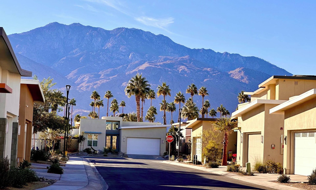 Palm Springs House | Palm Springs Retreat | Heated Pool Spa | 5 mins to Downtown