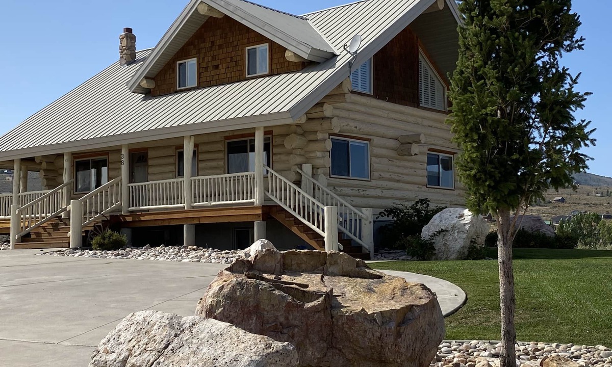 Sweetwater House | Papa Bear's Pickleball Cabin!