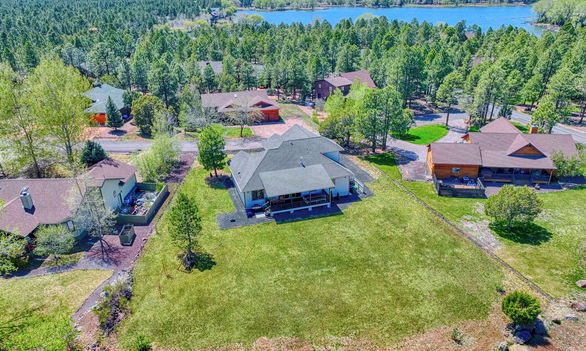 Pinetop-Lakeside House | Papa's Place - Modern Rainbow Lake Home w/AC, Game Room, Furnished Deck & BBQ