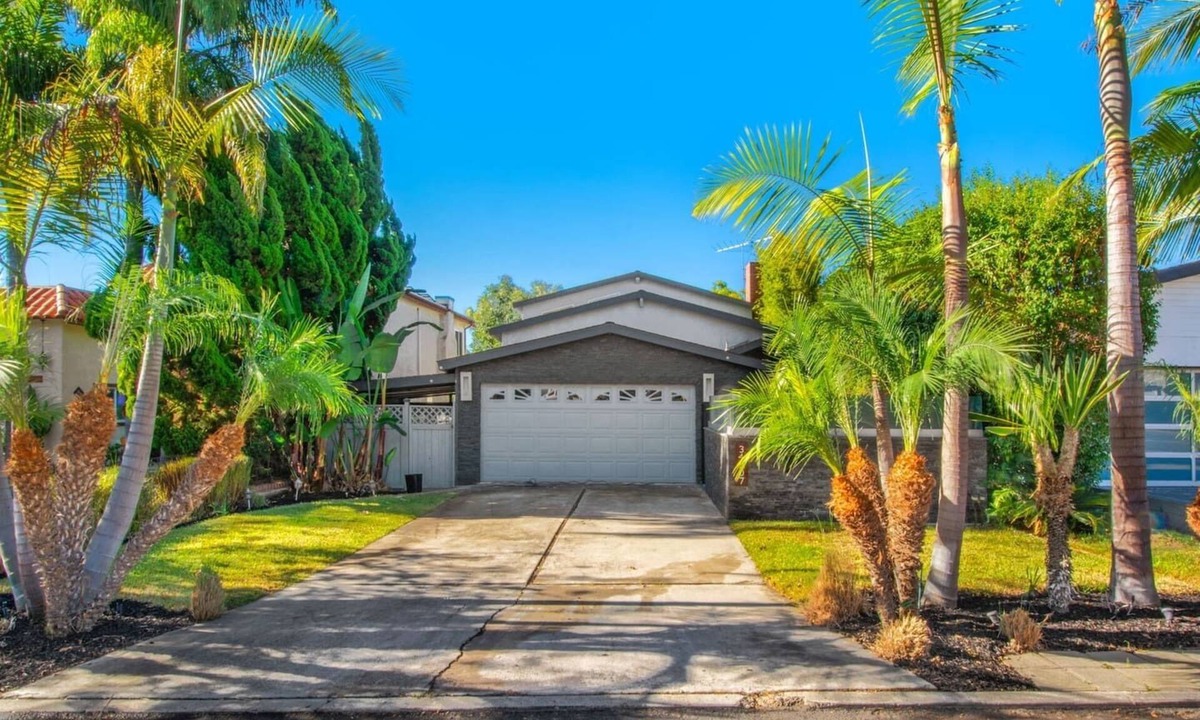 Capistrano Beach House | Para Para Paradise | Peak A Boo Ocean Views | BBQ