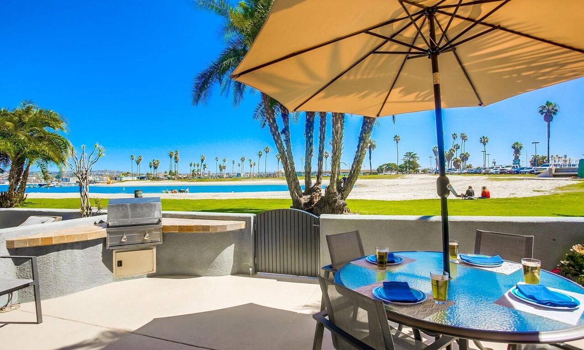 Mission Beach Condo | Paradise Retreat | 2BR Bayfront w/Spacious Patio