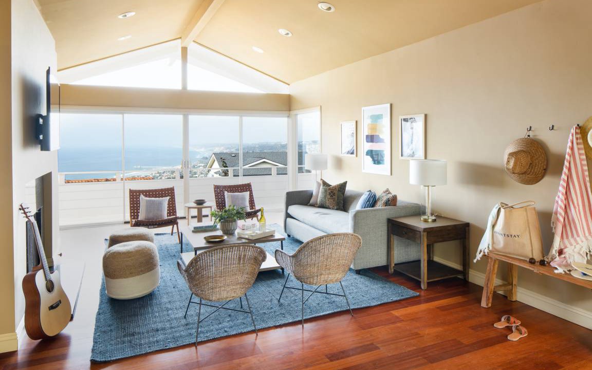 Hidden Valley House | Parasol by AvantStay Hilltop Ocean View Escape w/ Large Patio & Pool Table