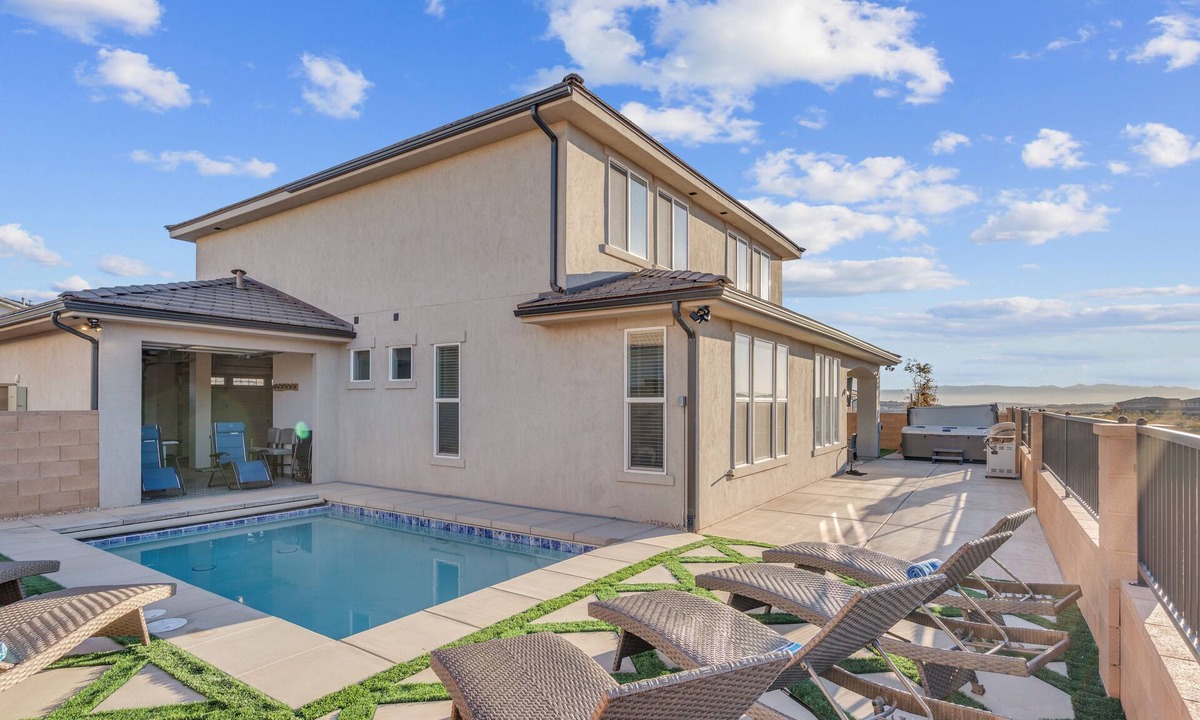 Sienna Hills House | Paseos 1121, Sleeps 15, Private Pool, Hot Tub