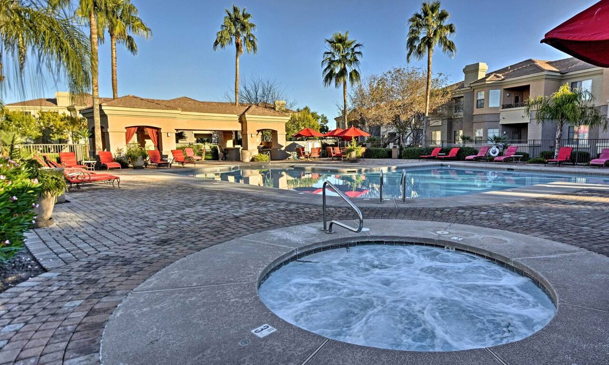 Gilbert Condo | Patio & Resort Perks: Gated Gilbert Condo