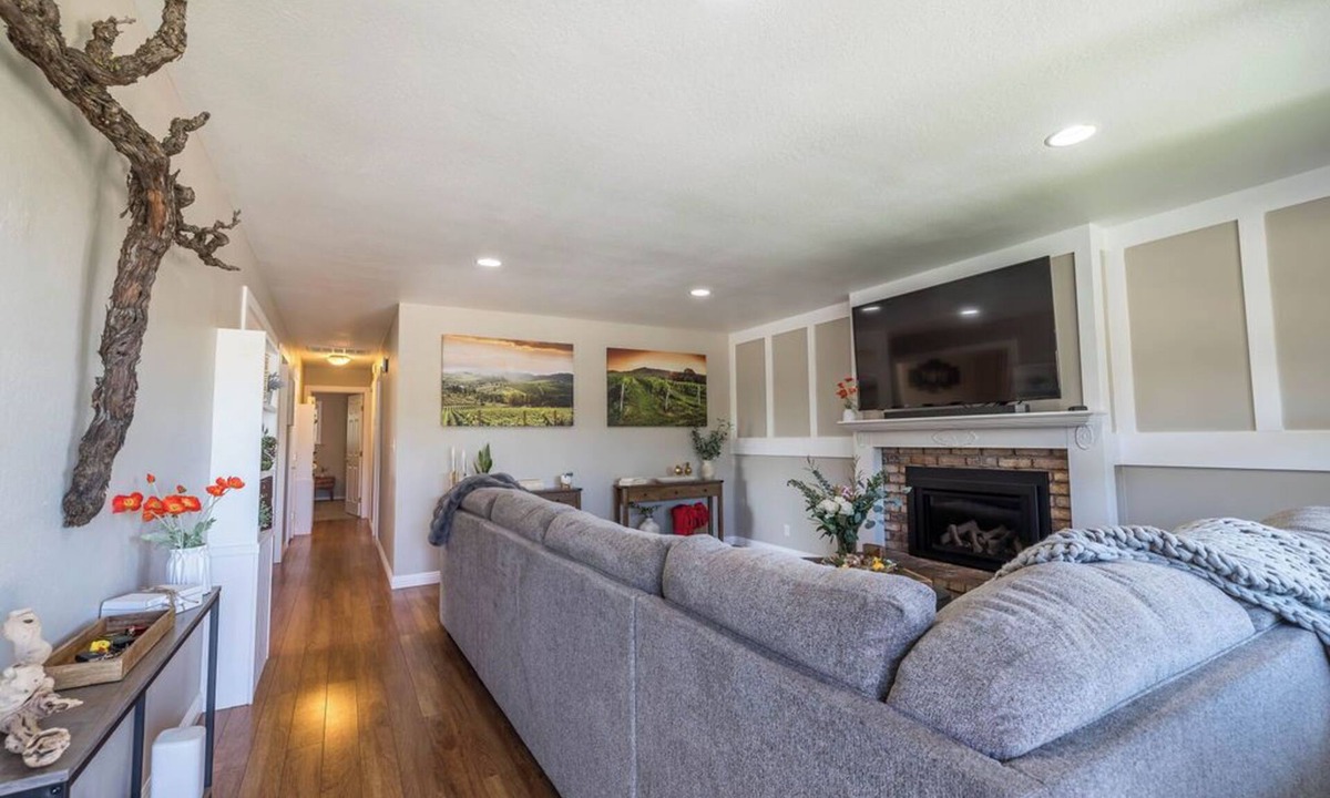 Birds Landing House | Peaceful 3-Bedroom House on Lucio Vineyard in Charming Knightsen