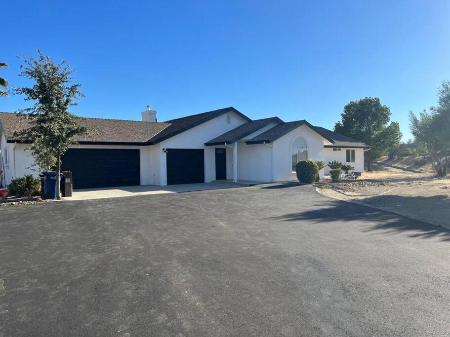 Paso Robles House | Peaceful 4 Bedroom Farm Stay at Whispering Vines