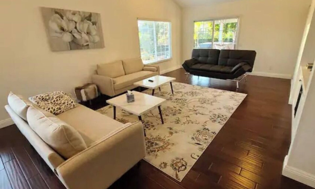 Mission Viejo House | Peaceful modern renovated house with hot tub
