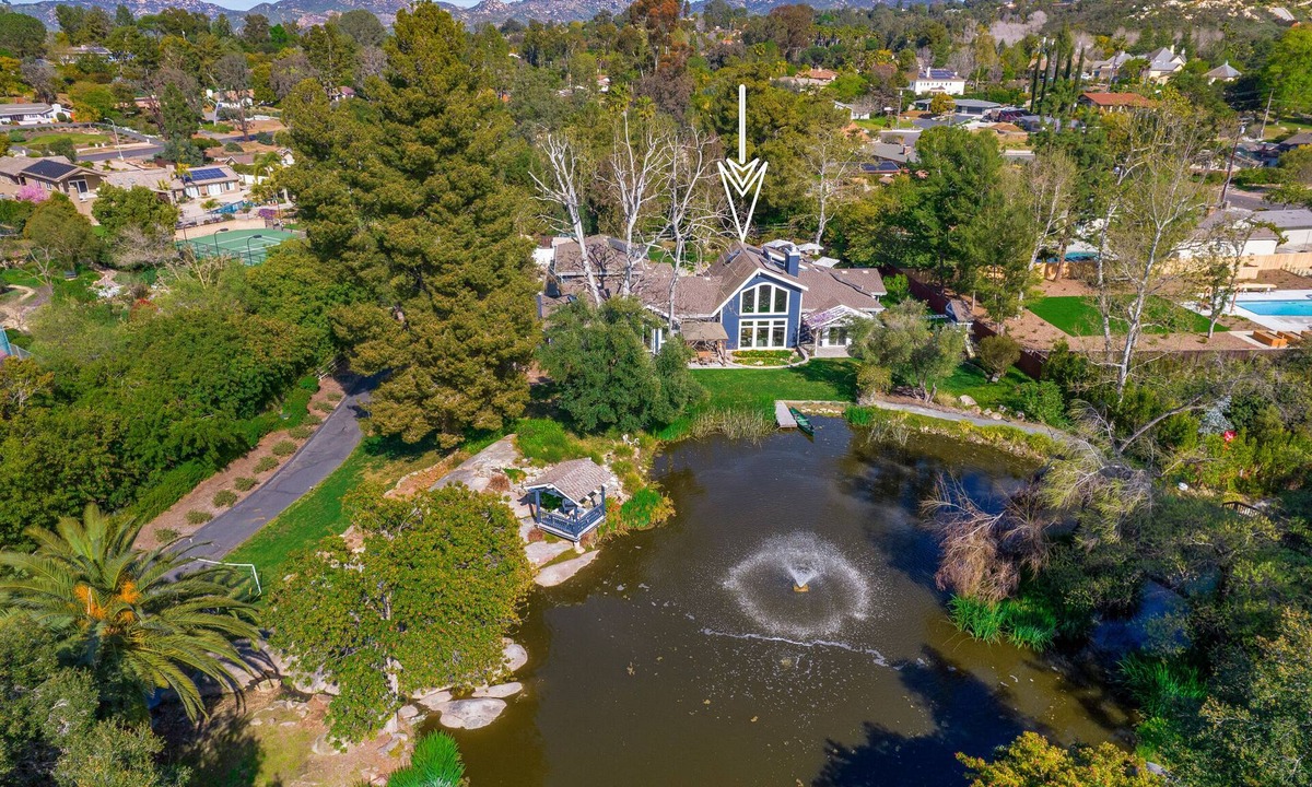 Poway House | Peaceful Pondhouse - Exclusive Estate in Poway - Pond + Pool + Hot-Tub