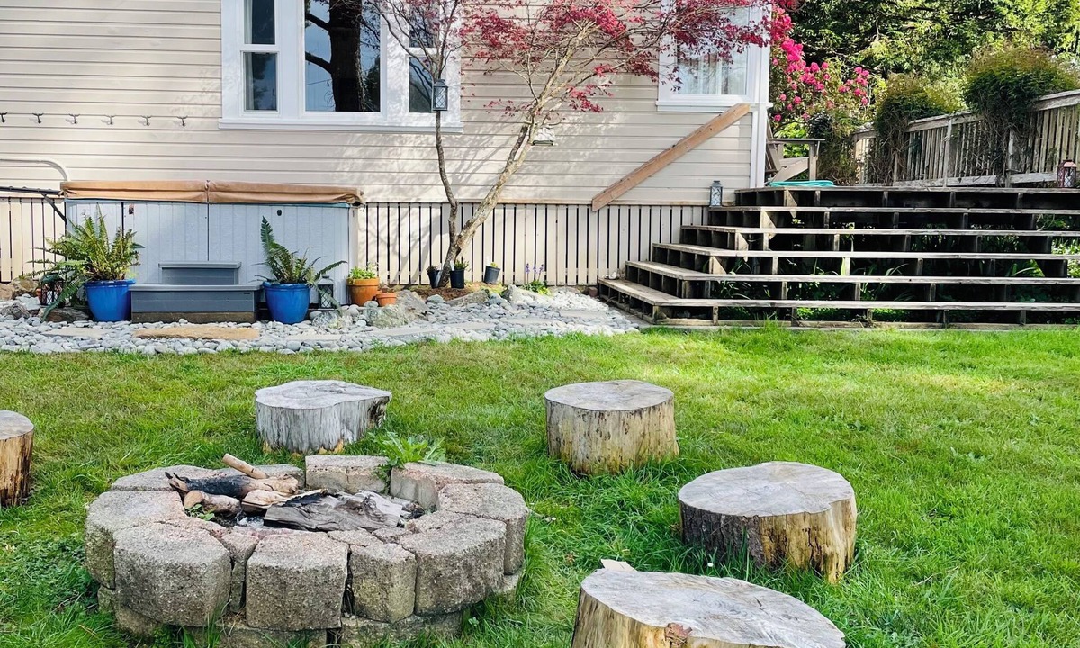 Trinidad House | Peaceful Seaside Farmhouse, near Moonstone Beach and Redwood National Park