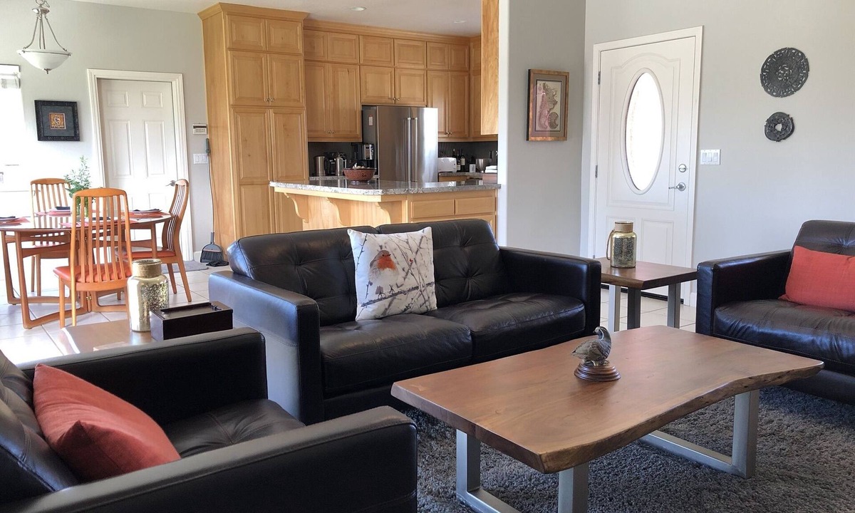Paso Robles House | Peaceful Vineyard Escape, 2 Master Suites, Stunning Views & Authentic Pizza Oven