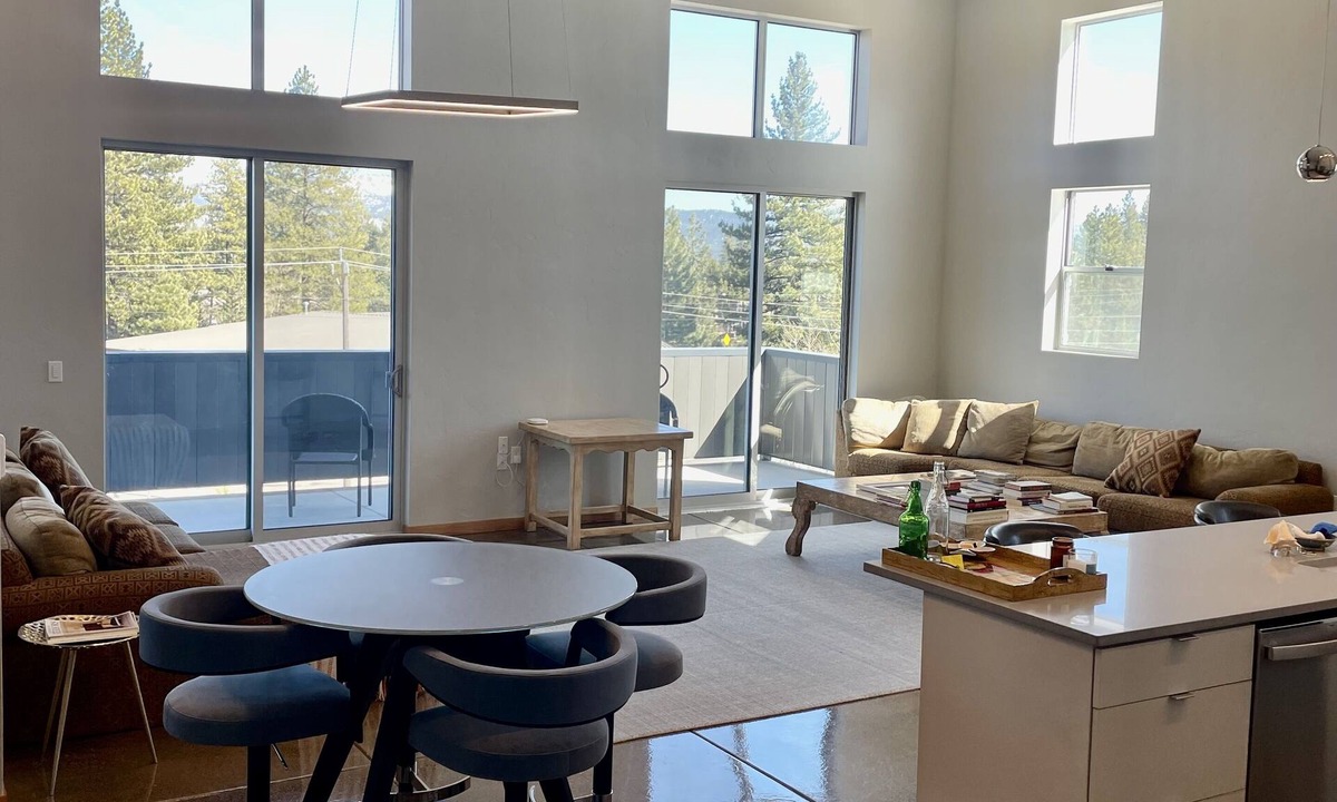Truckee Apartment | Penthouse Apartment Truckee: Private/Spacious/Modern