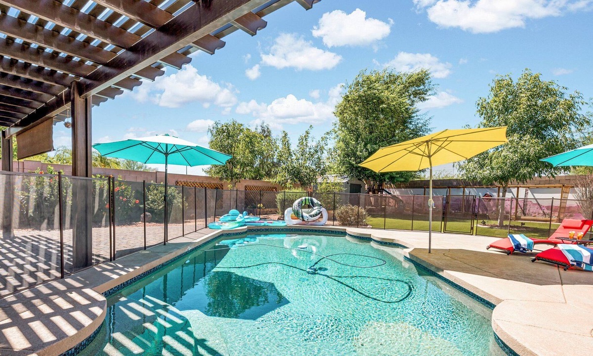 Peoria House | Peoria-90 Degree Heated Private Pool-Shuffleboard Table, Foosball, Pool Table