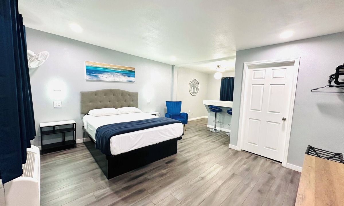 Sunrise Manor Hotel | Perfect Inn Motel
