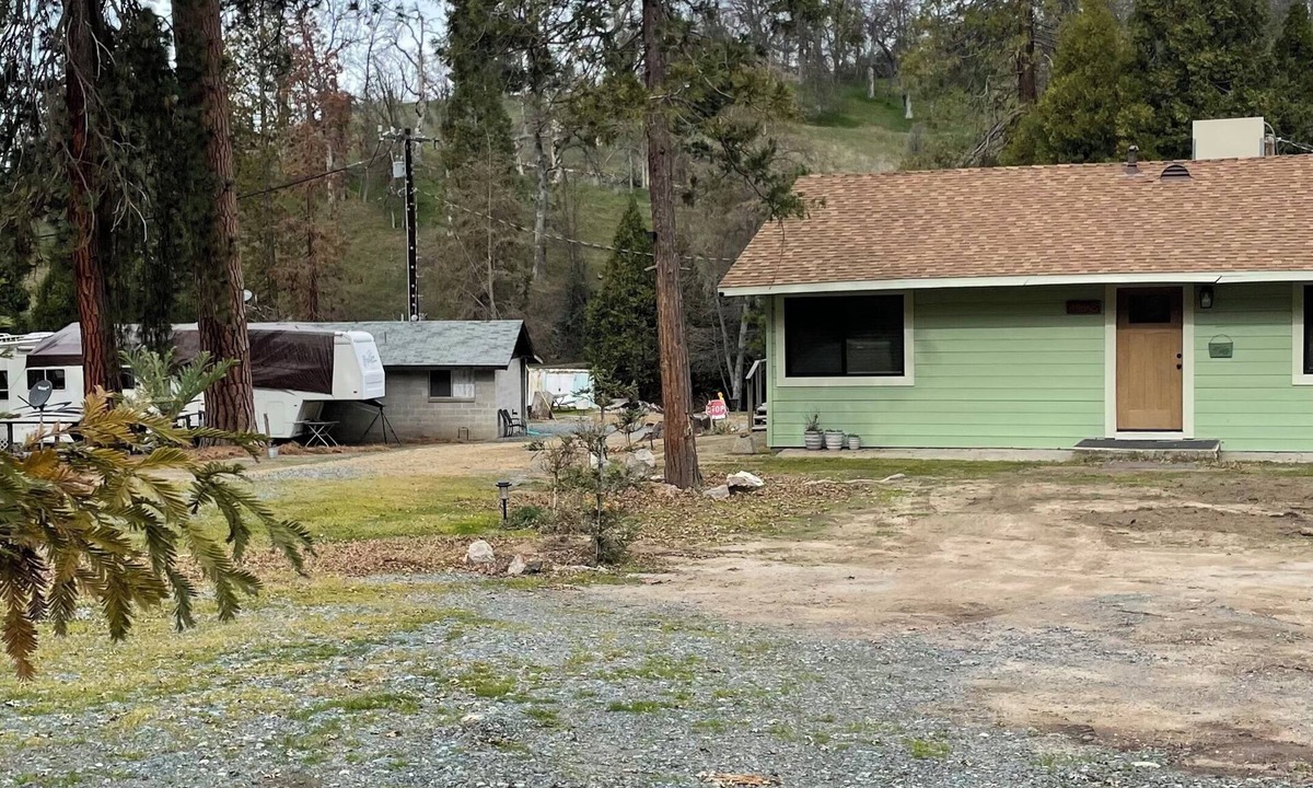 California Hot Springs Cabin | Perfect 4-bedroom cabin in beautiful California Hot Springs