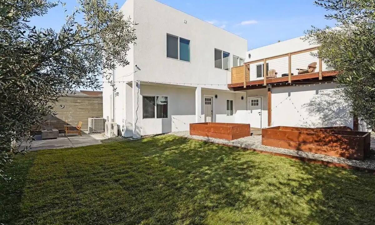 Temescal Apartment | Pet-Friendly North Oakland Sanctuary