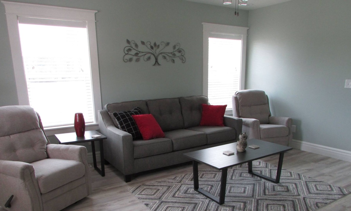 Prescott House | Pets are Welcomed to this Beautiful Downtown Prescott Bungalow