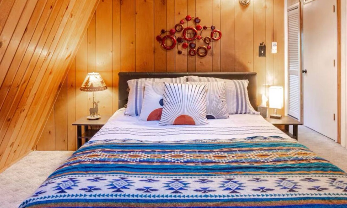 Long Barn Cabin | Pinecrest Hideaway! Cozy cabin near Dodge Ridge Ski Resort and Pinecrest Lake