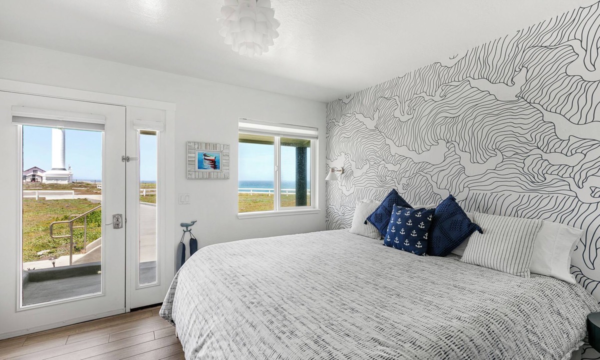Point Arena Apartment | Point Arena Lighthouse - Bookkeeper's Room