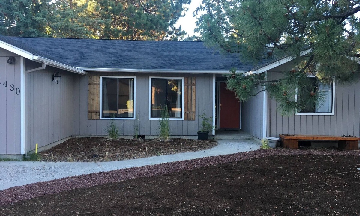 Larkspur House | Ponderosa Park Getaway