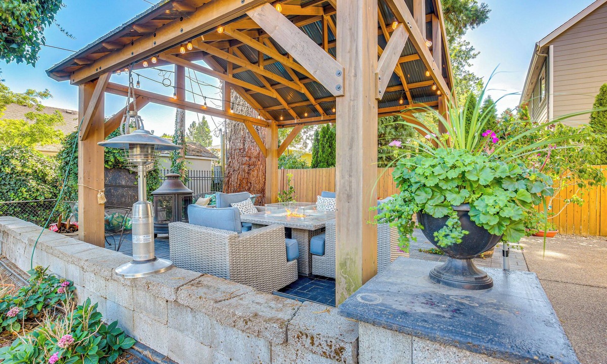 Eugene Cottage | Pool, Hot Tub + Fire Pit: Family Home By U of O!