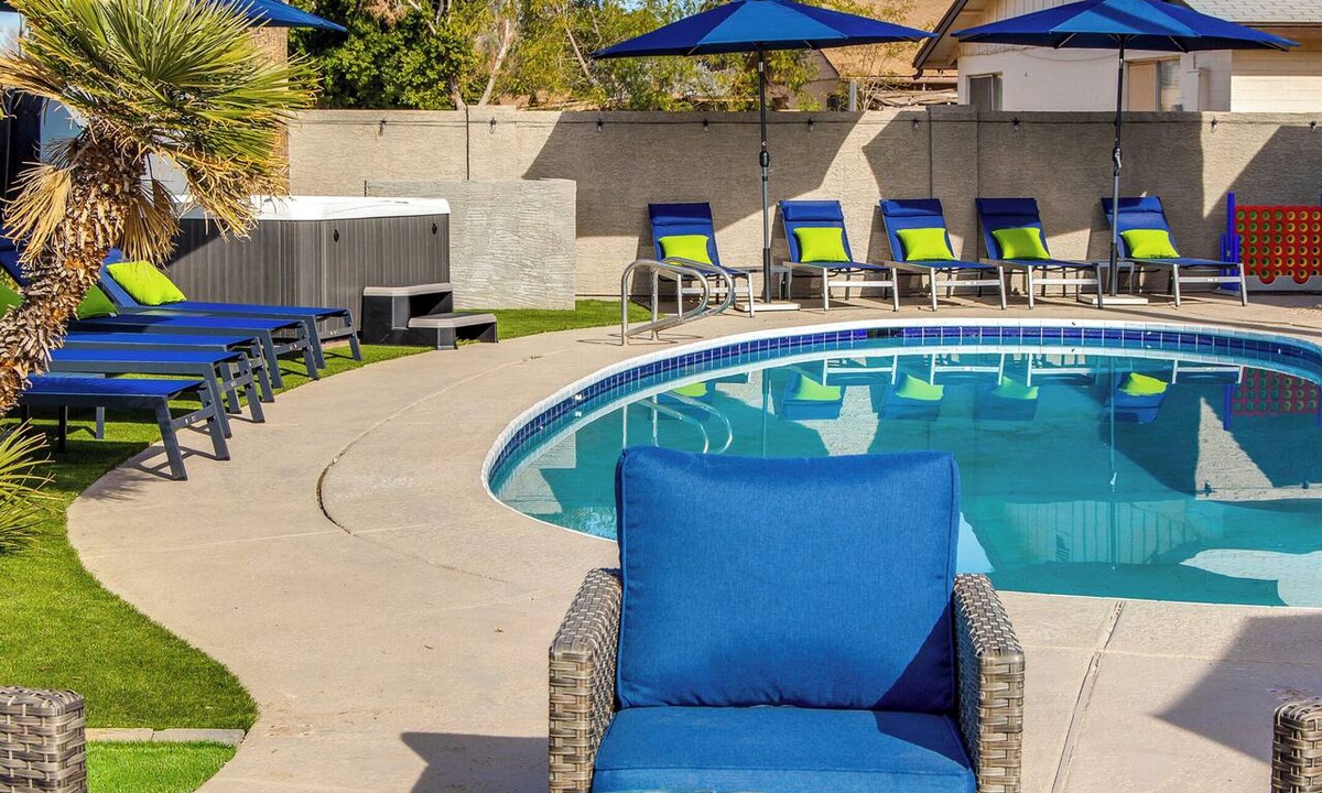 McClintock House | Pool, Spa, Fire Pit, Grown Up Swings-Your Own 5BR/3BA Resort-LOW Pool Heat Fee