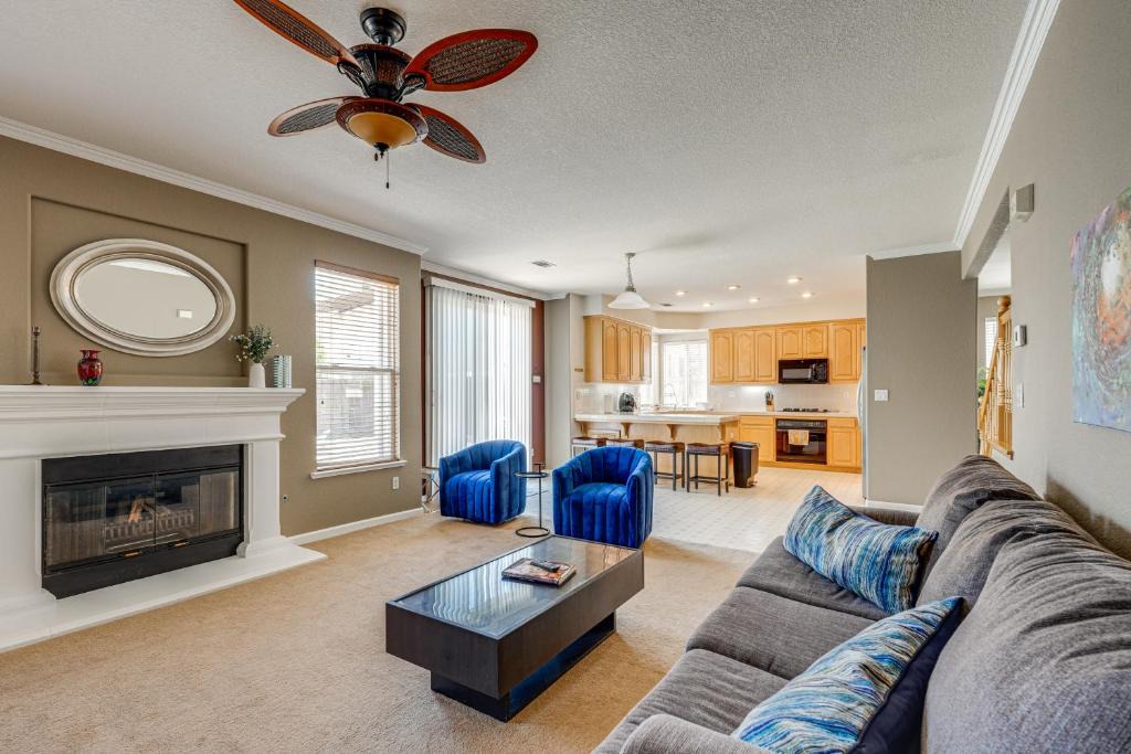 Manteca House | Pool Table & Home Gym! Manteca Group Getaway