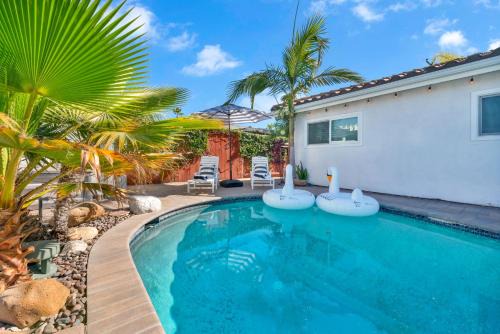 Allied Gardens House | PoolFire Pit Near Balboa Park Mountain Views!