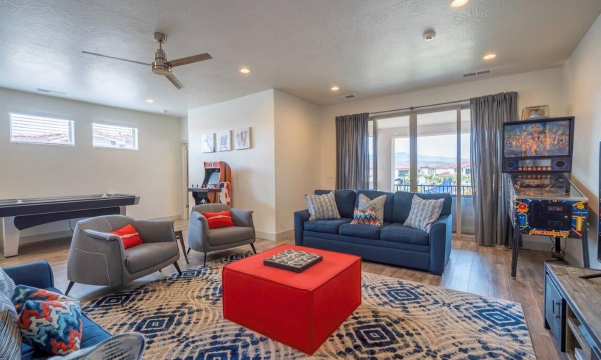 Santa Clara House | Poolside Villa | Air Hockey | Sleeps 18 | Arcadia #3