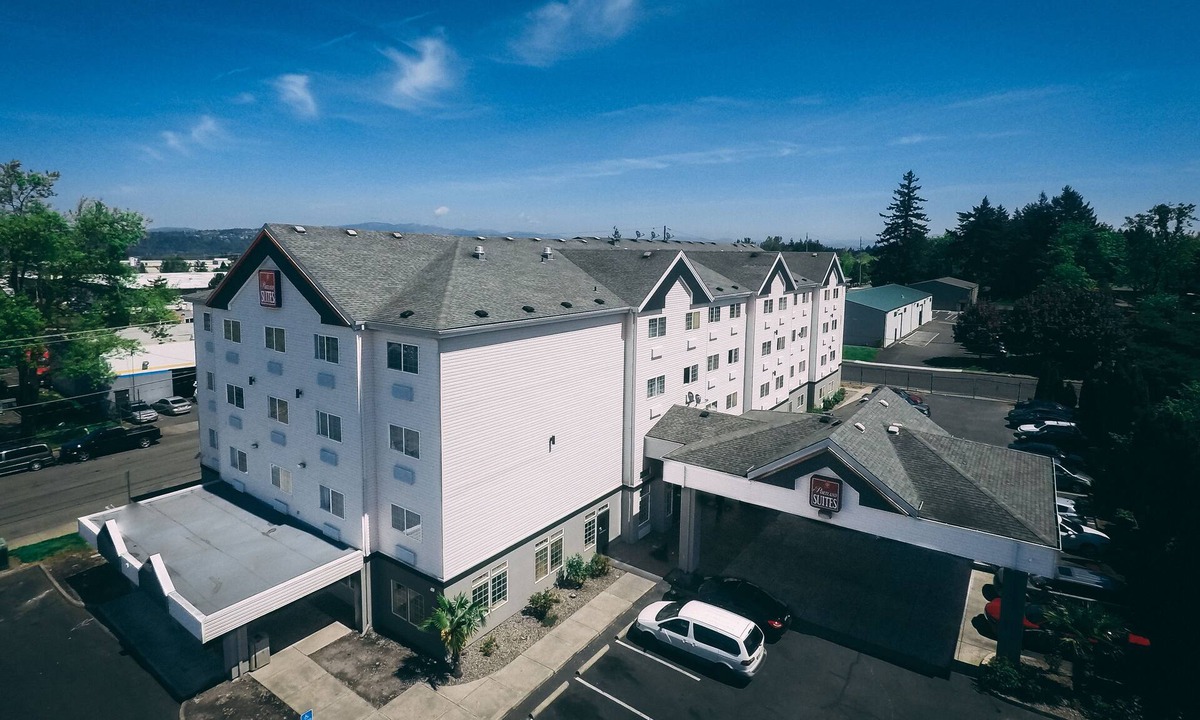 North Gresham Hotel | Portland Suites Airport East