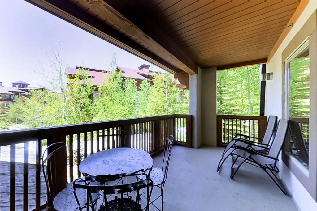 Salt Lake Mountain Resorts Apartment | Powderhorn Lodge 210: Blazing Star Suite