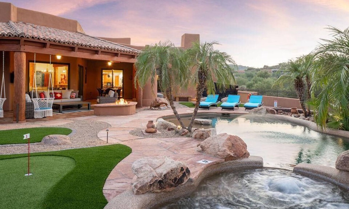 Fountain Hills House | Powderhorn ~ The sprawling Hacienda with a Sophisticated Cowboy Vibe. Tropical Paradise Yard and Arc
