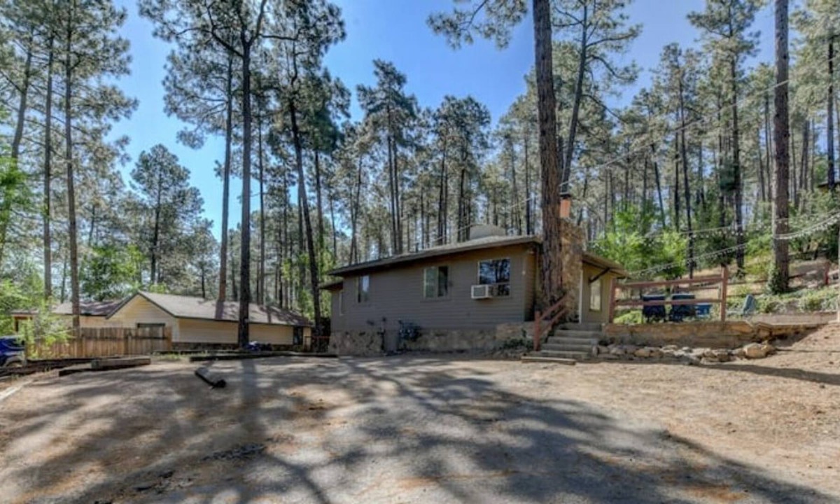 Mountain Club Cabin | Prescott's Getaway Gallery in the Pines