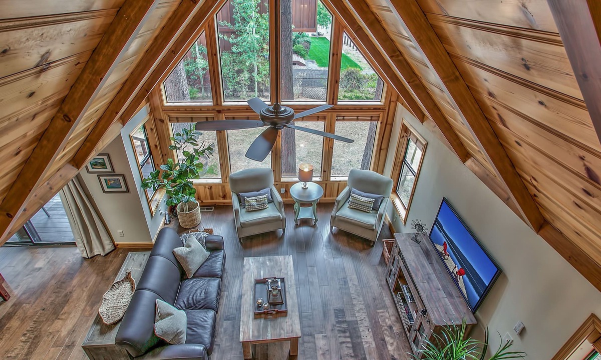 Al Tahoe House | Prime Lake Tahoe Location, Lake-views! 1/2 blk to Lake, Ski, Casinos, Remodeled!