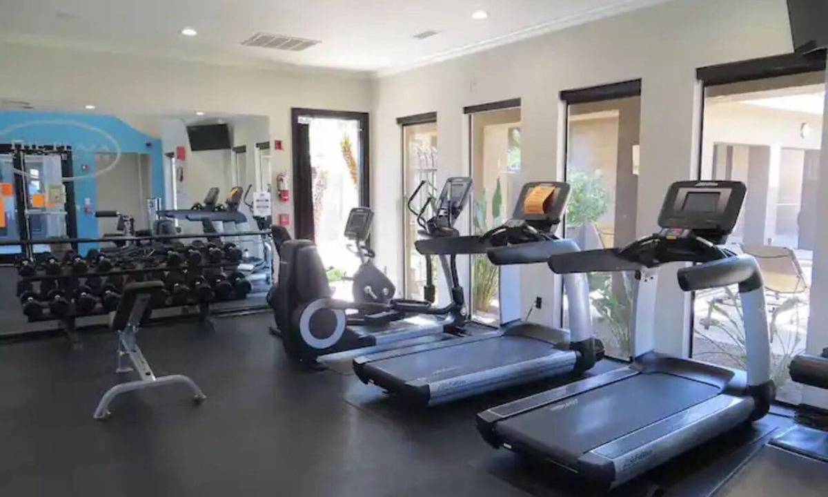 Desert Paradise Estates Condo | Prime Scottsdale Condo: Walk to Kierland and The Quarter, 30 day minimum.