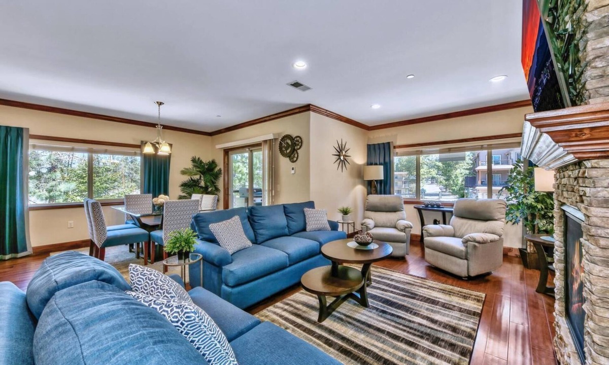 South Lake Tahoe House | Prime Walk-to-Heavenly Townhome w/A/C | TW702