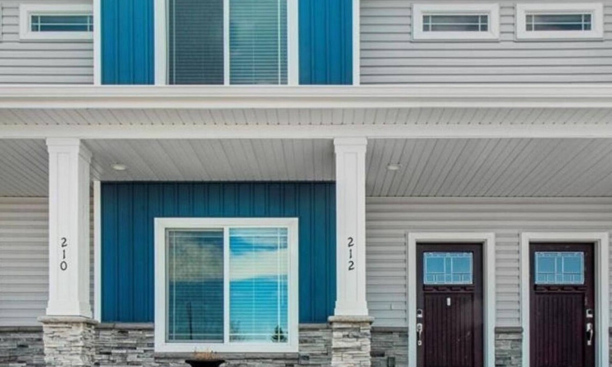 St. Anthony House | Pristine townhome in Saint Anthony