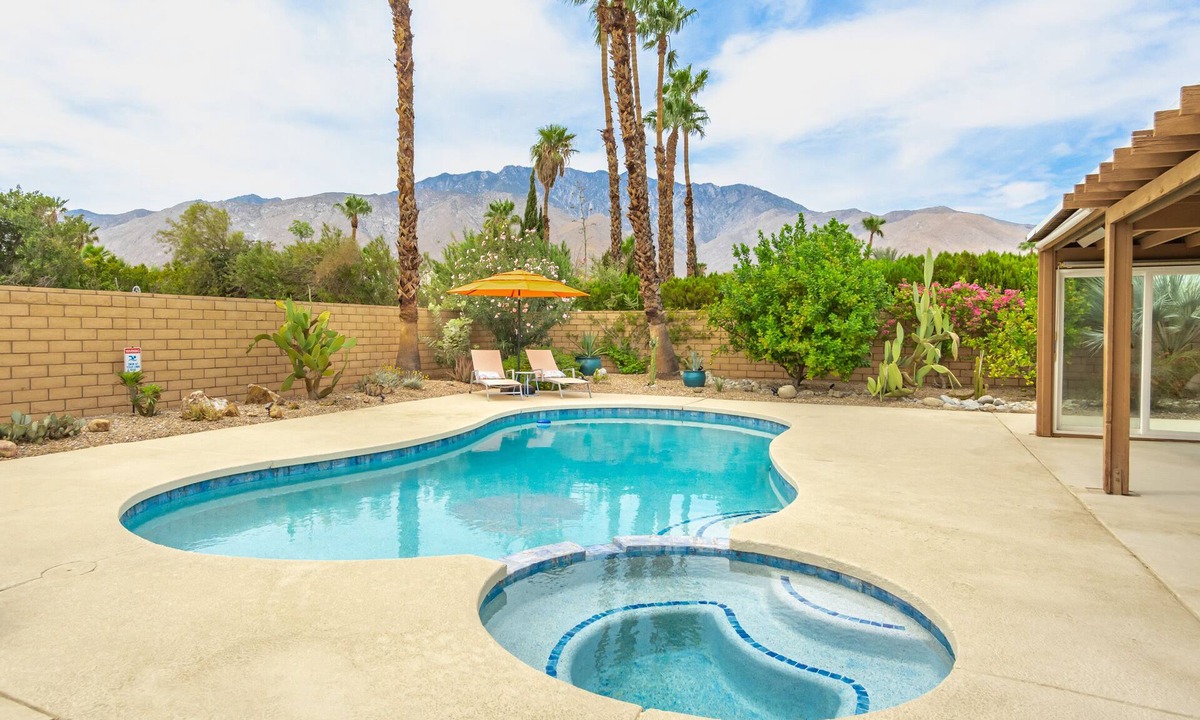 Vista Norte House | Private Backyard with Pool and Mountain Views