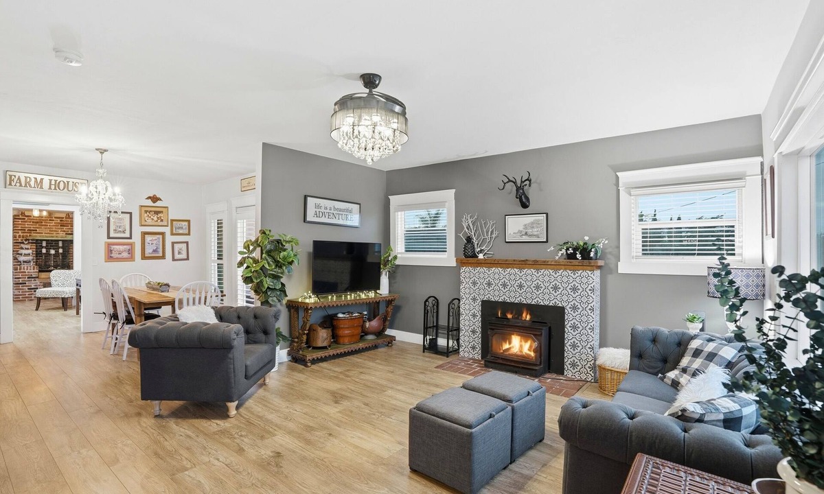 Bonita House | Private Bonita Retreat Pet Friendly 5/3 w/Yard Near Downtown, Beaches & Golf
