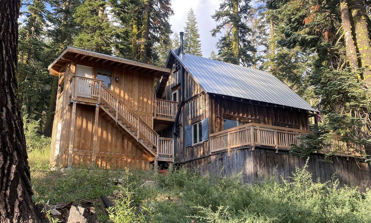 Echo Lake Ski Chalet | Private Chalet outside Tahoe near Echo Lake, amazing hot tub deck and loft