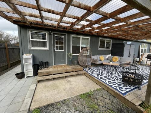 Bethel-Danebo House | Private Entrance Room 3 Miles from Eugene Airport