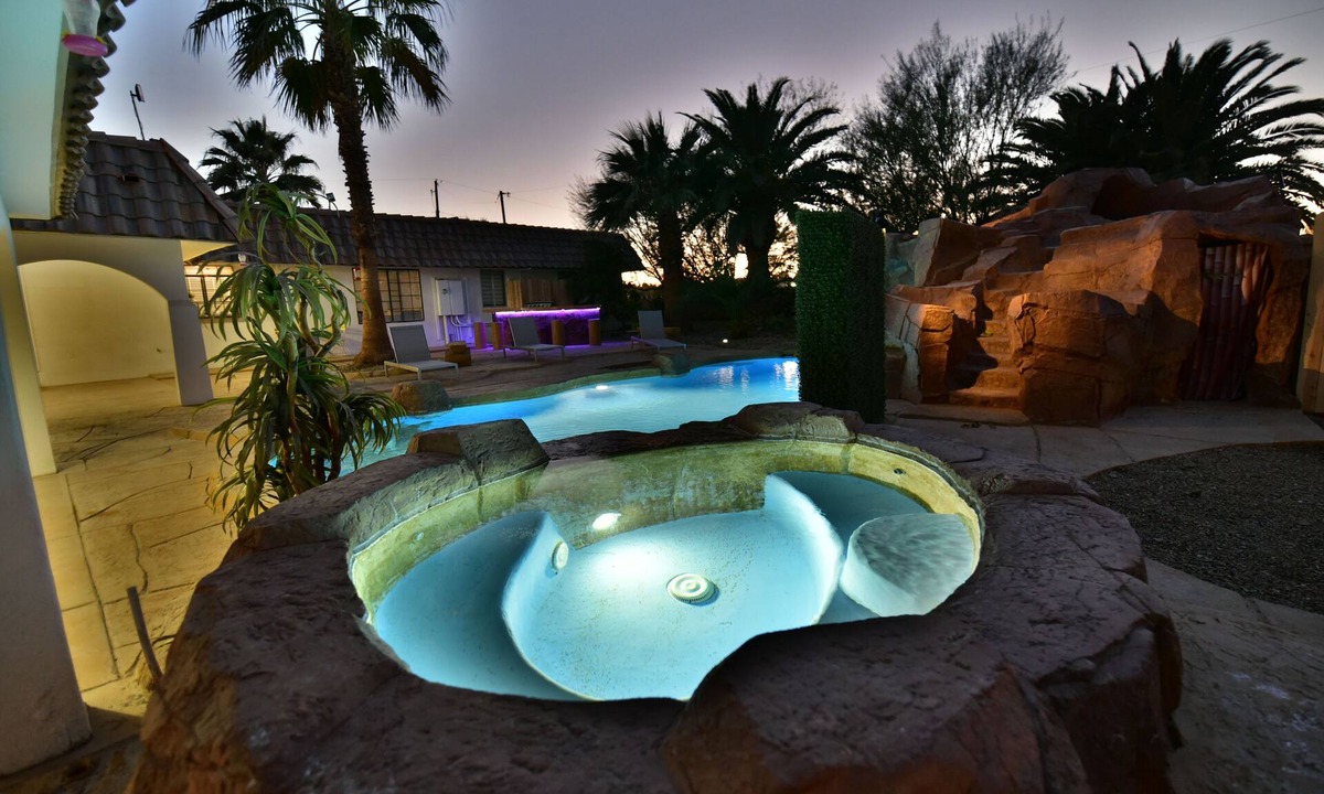 Green Valley North House | Private gated Resort home near the strip! 3 NIGHT MIN
