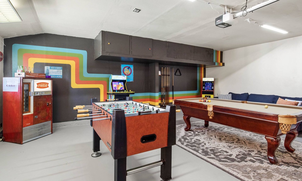 Vista House | Private Hilltop Haven - Hot Tub/Game Room — 10mi to Beach & Legoland