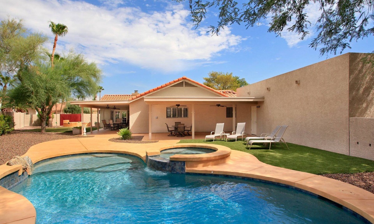 Buenavante House | Private Playground: Sport Court with Golf & Pool Table Heated Pool and Hot Tub!