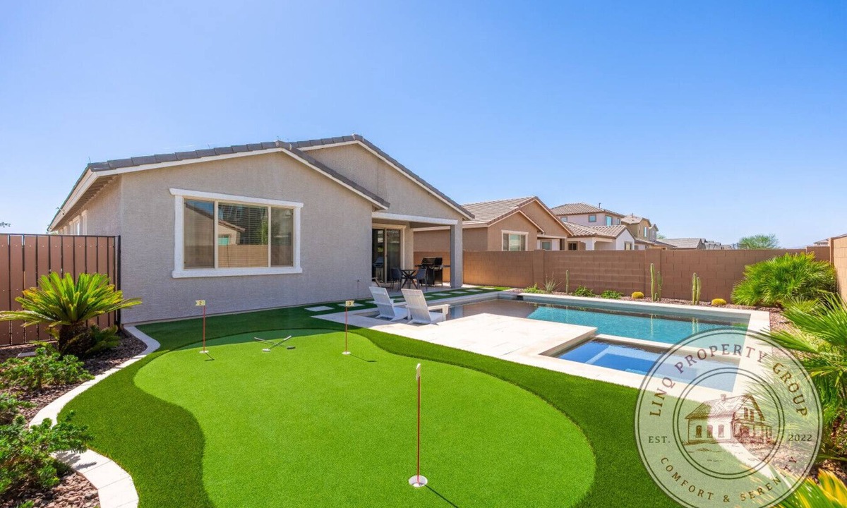 Maryvale House | Private Retreat House with Pool and Spa/Hot Tub Min from Westgate, Andretti Karting, and TWoods Golf
