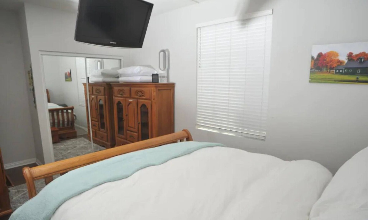 Temecula House | Private Room near Temecula Wine Country