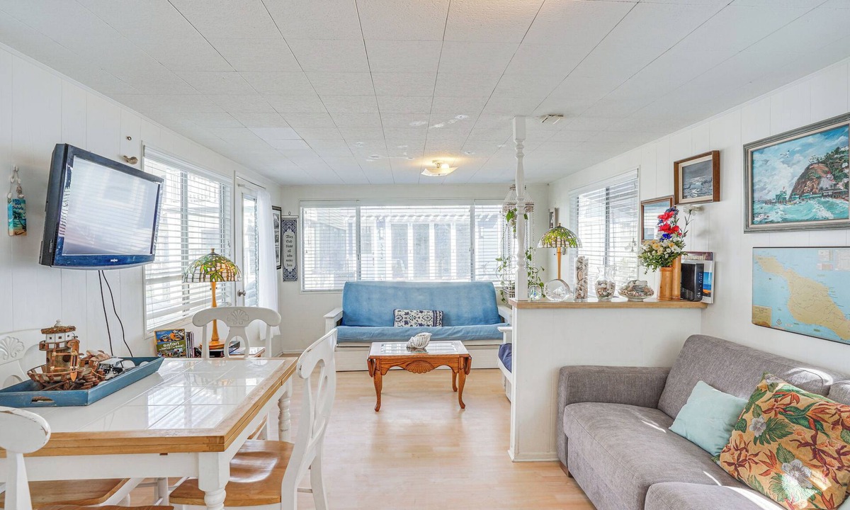 Avalon Cottage | Quaint Avalon Cottage < Half-Mi to Beaches!