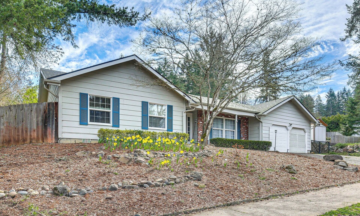 Western House | Quiet Eugene Retreat Near Mount Pisgah & UO Campus